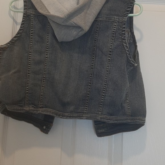 Chiqle jacket - Picture 2 of 3